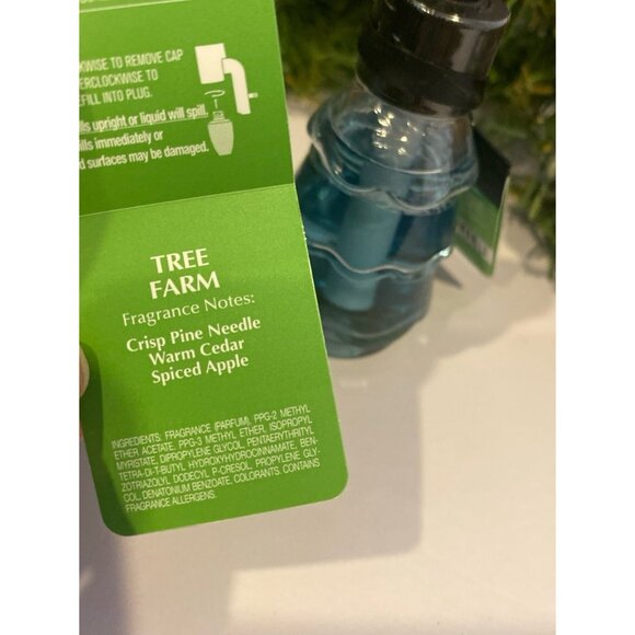 Bath & Body Works Limited Edition Tree Shape “Tree Farm” 2 New Wallflowers - Picture 4 of 6